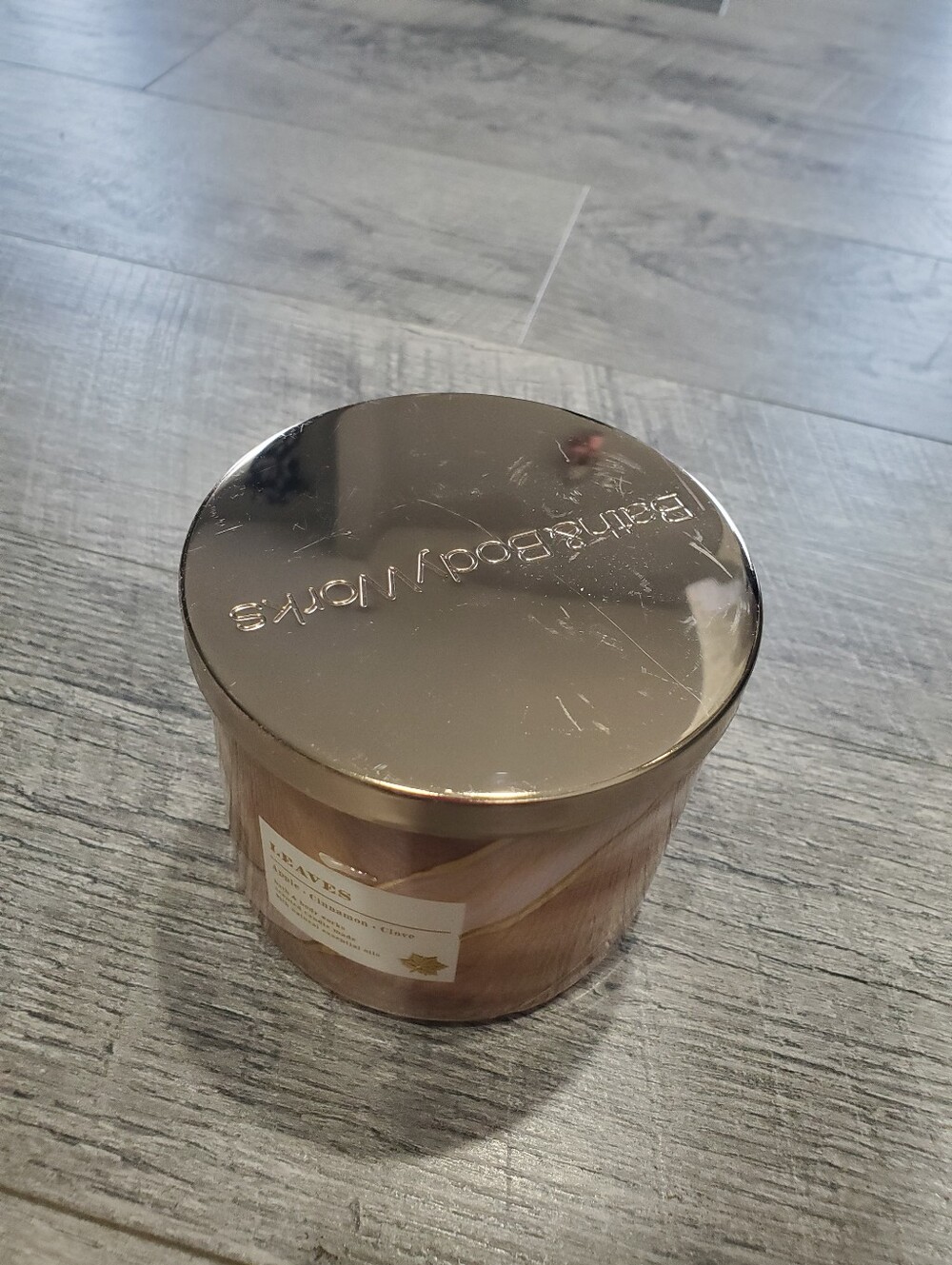 Bath And Body Works Leaves 3 Wick Candle - Picture 2 of 4